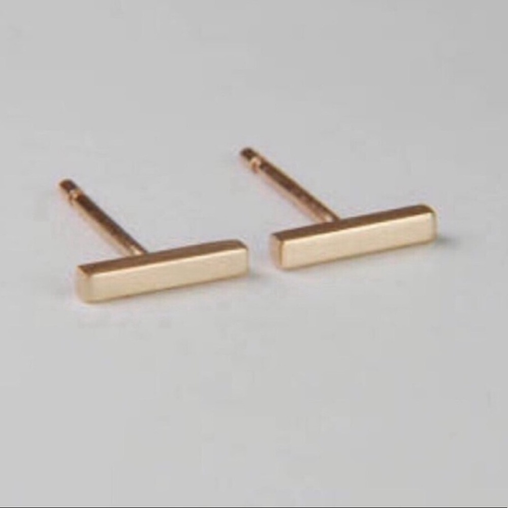 Mini Bar Stud Earrings - Picture 4 of 5